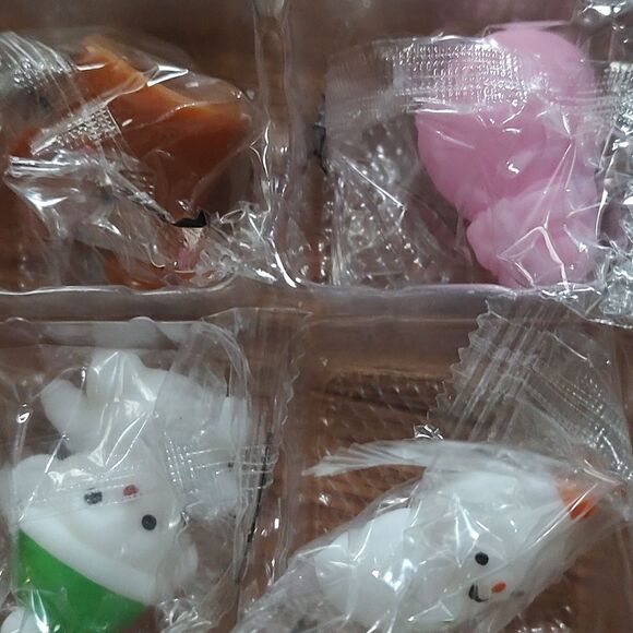 Advent Calendar  Christmas 24 mochi squishables to open New in sealed packages - Picture 9 of 11